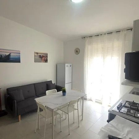 Apartman Vacation At 200 Meters From The - Levante