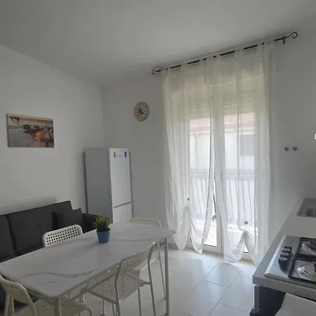 Vacation At 200 Meters From The - Levante Apartman